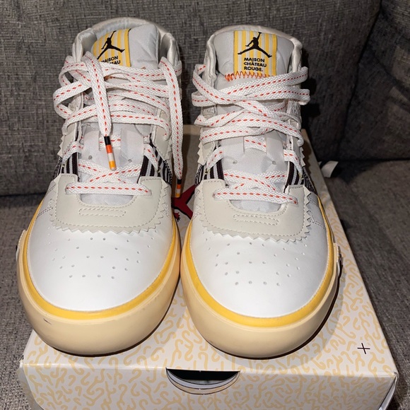 Jordan Maison Chateau Rouge Mid size 6.5Y LIKE NEW - Picture 12 of 12
